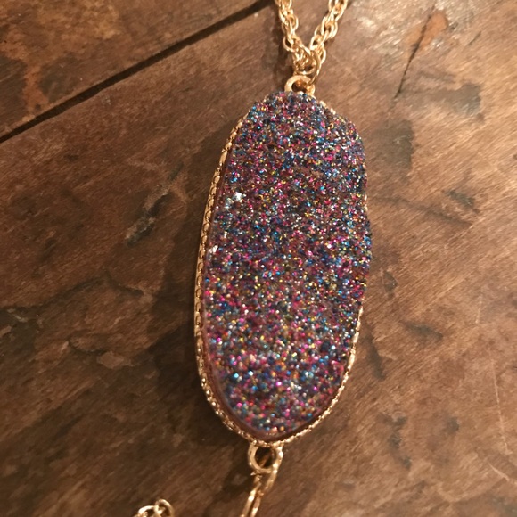 Iridescente Druzy Necklace - Picture 2 of 6